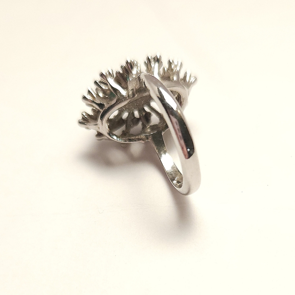 Vintage 18KT HGE White Gold Emerald & Cubic Zirconia Ring Cocktail Ring - Picture 8 of 14
